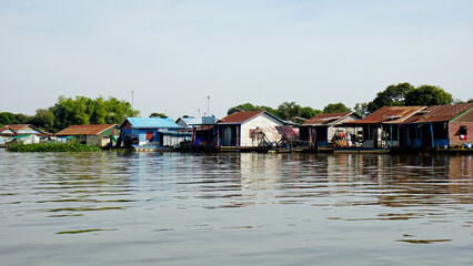 floating houes on the tonle sap in cambodia