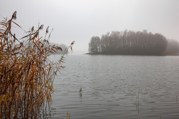 Jesień nad jeziorem © Robert