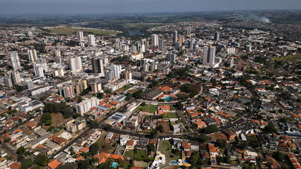 Aerial view of the city of Apucarana with the 28 de Janeiro neighborhood in the central area in the shape of a semi-circle.