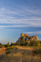 Obraz premium Chateau de l´Hers ruins near Chateauneuf-du-Pape, Provence, France