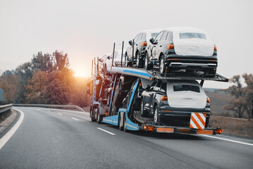 SUV Pick-Up Car Vehicle Transportation Trailer Truck.