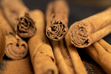 Cinnamon sticks for making cinnamon powder as spices