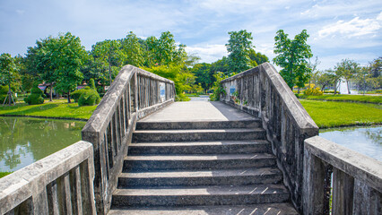 Obraz premium Center of entrance bridge zoom out