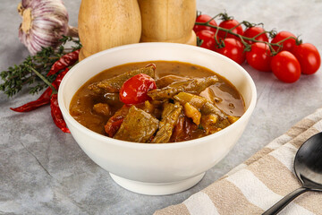 Yellow Thai curry with beef