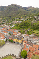 Vue sur Bellinzona et les montagnes