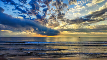 This is how beautiful the sunrise is on Cabanyal beach