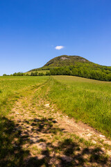 Falaise de Rouzet, dans le Forêt de la Grésigne à Puycelsi