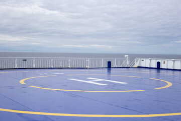 Helikopterlandeplatz für den Notfall auf Kreuzfahrtschiff  © Britta Kromand