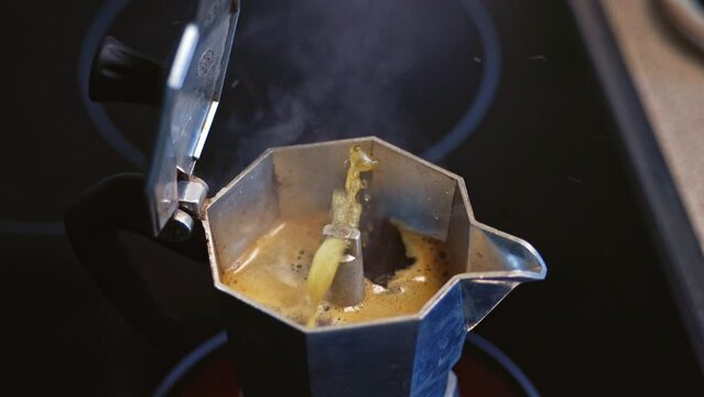 Culinary Contrasts: Stove Top Symphony With Blender Ballet