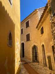 Gassen und Winkel im alten Bergdorf Eze an der Côte d'Azur, Frankreich
