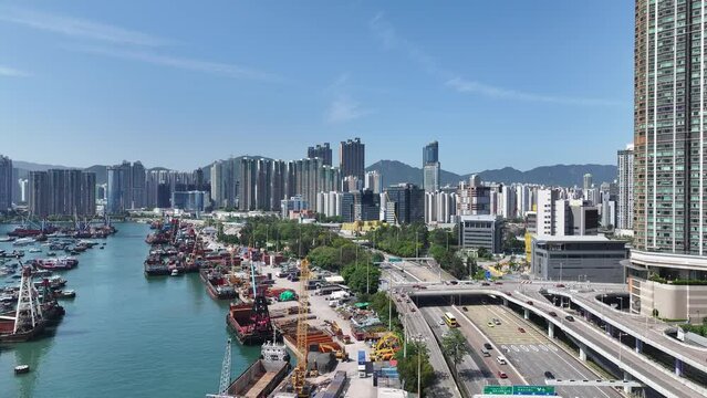 Central Kowloon Route in constructing flyovers and underground carriageways at Yau Ma Tei Interchange connect the road network in West Kowloon and Kai Tak, which can alleviate traffic congestion