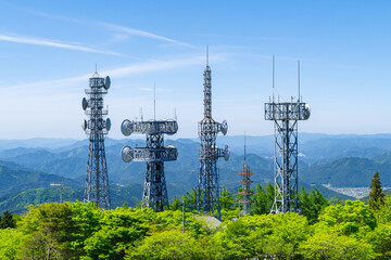 アンテナの群れ（茶臼山高原）
