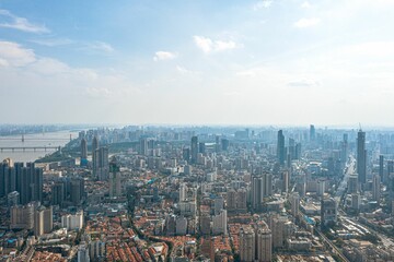 Obraz premium Central urban area under the Wuhan skyline