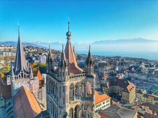Obraz premium Aerial shot of the Lausanne Cathedral in Lausanne, Switzerland.