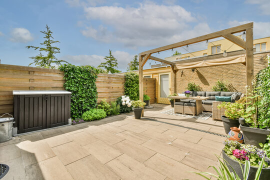 Cozy garden lounge area in Sandwijk, Amsterdam