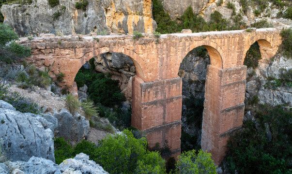 Callejeando por la poblaci&oacute;n de Chelva (Valencia -Espa&ntilde;a)