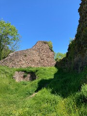 Ruines du Château d'Engelbourg - l'Œil de la Sorcière  à Thann dans les Vosges - France - Europe