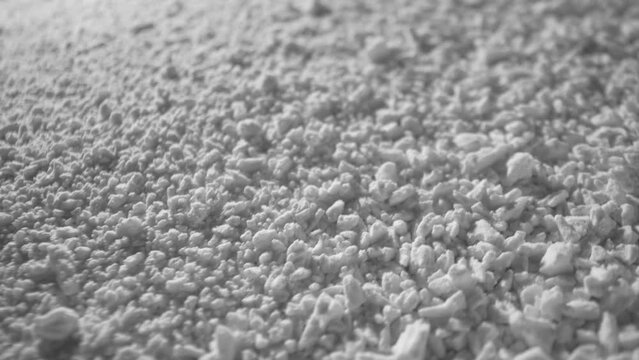 Tapioca flakes: small, white, and irregularly shaped, sourced from cassava. Their neutral taste and versatility make them ideal for various culinary applications.
