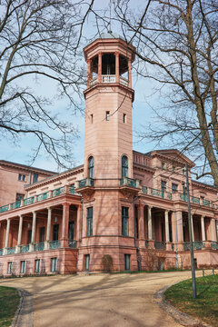  The Biesdorf Palace (German: Schloss Biesdorf) is a Neoclassical-style building in Marzahn-Hellersdorf, Berlin. 