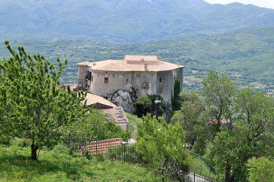 Macchiagodena - Castello Pandone dall'alto di Via Ciurcia