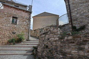 Macchiagodena - Scorcio della Chiesa di San Nicola di Bari dalla scalinata di Via XI Febbraio