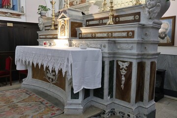 Macchiagodena - Altare in marmo nella Chiesa di Sant'Antonio di Padova