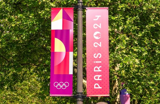 Banni&egrave;res d&eacute;coratives officielles pour les JO de Paris 2024 