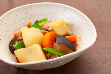 じゃが芋とニンジンのうま煮