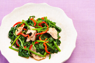 ほうれん草と豚肉のオイスターソース炒め