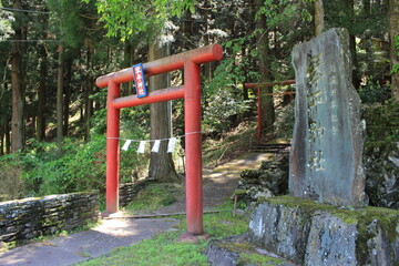  三波川のこんぴらさま　琴平神社の参道