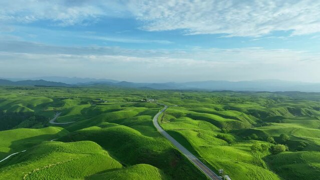 壮大な大地の風景　ドローン空撮