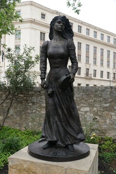 Emily」の写真素材 | 1,098件の無料イラスト画像 | Adobe Stock