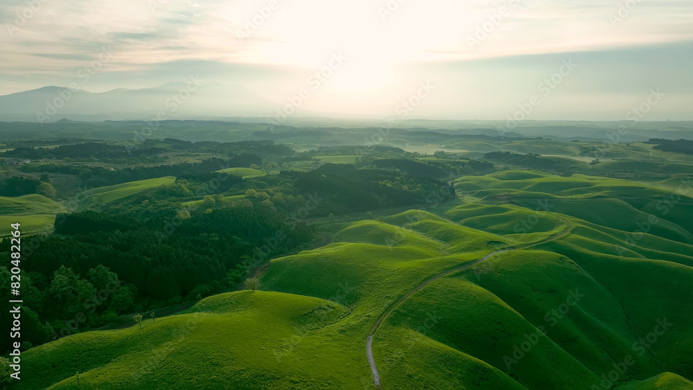 Aufkleber 朝日の昇る壮大な大地の風景　ドローン空撮