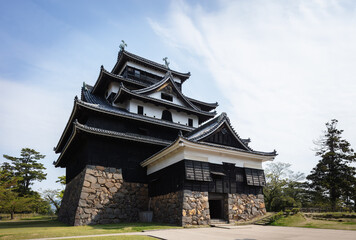 古の姿のまま現在も残っている松江城の外観 / 島根県松江市殿町