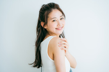 若い女性の美容イメージ	