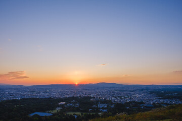 A mountain that offers a panoramic view of the charming city of Nara filled with Japanese history【Mt. Wakakusa】