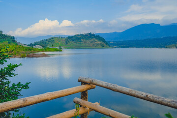 a view of the reservoir with calm water in the afternoon 