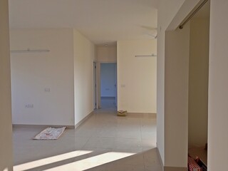 empty room in an unfurnished flat