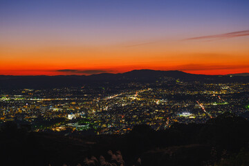 A mountain that offers a panoramic view of the charming city of Nara filled with Japanese history【Mt. Wakakusa】