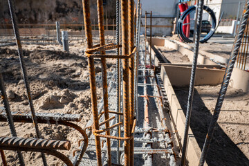 Construção Segura: Fundamentos robustos em aço e concreto