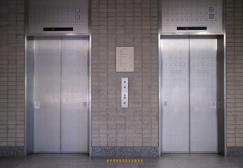 エレベーター © Sh