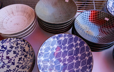 日本、東京、浅草にあるプロ用の調理器具のお店が集まるかっぱ橋道具街