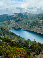 lago en la montaña
