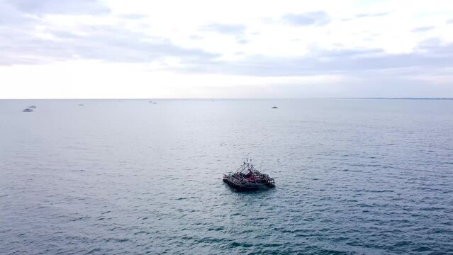 Taking pictures of items in the middle of the sea that fishermen use to catch fish.
Patobong, South Sulawesi Indonesia
May 19 2024