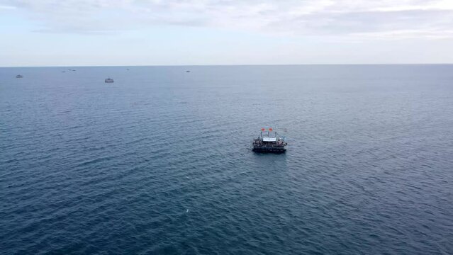 Taking pictures of items in the middle of the sea that fishermen use to catch fish.
Patobong, South Sulawesi Indonesia
May 19 2024
