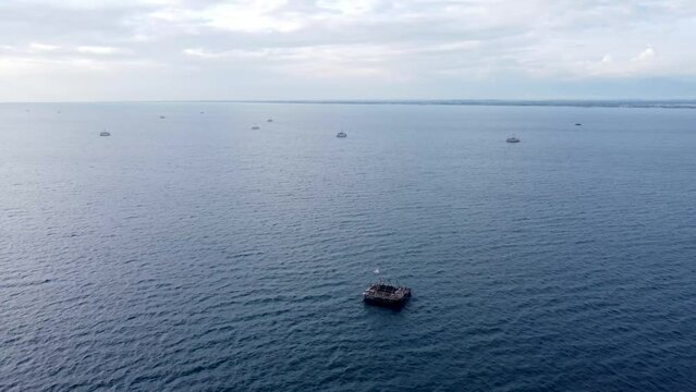 Taking pictures of items in the middle of the sea that fishermen use to catch fish.
Patobong, South Sulawesi Indonesia
May 19 2024