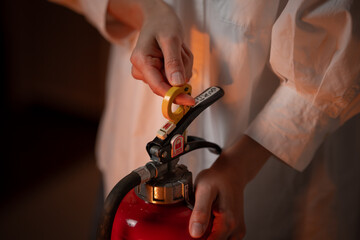 火事・女性 © naka