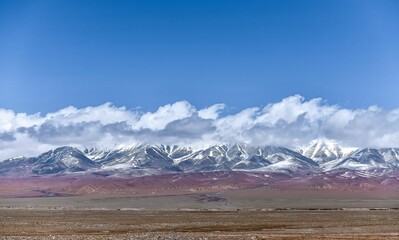 Mesmerizing view of beautiful snow-capped mountains