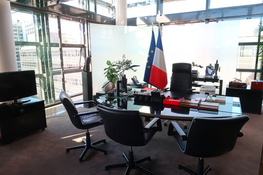Bureau du Ministre fran&ccedil;ais de l'&Eacute;conomie, des Finances et de la Souverainet&eacute; industrielle et num&eacute;rique, &agrave; l&rsquo;int&eacute;rieur du Minist&egrave;re situ&eacute; &agrave; Paris Bercy &ndash; septembre 2022 (France)