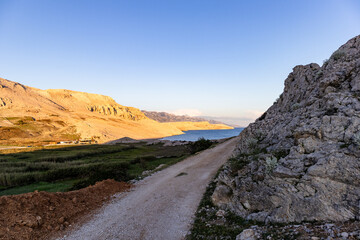 road to the mountains